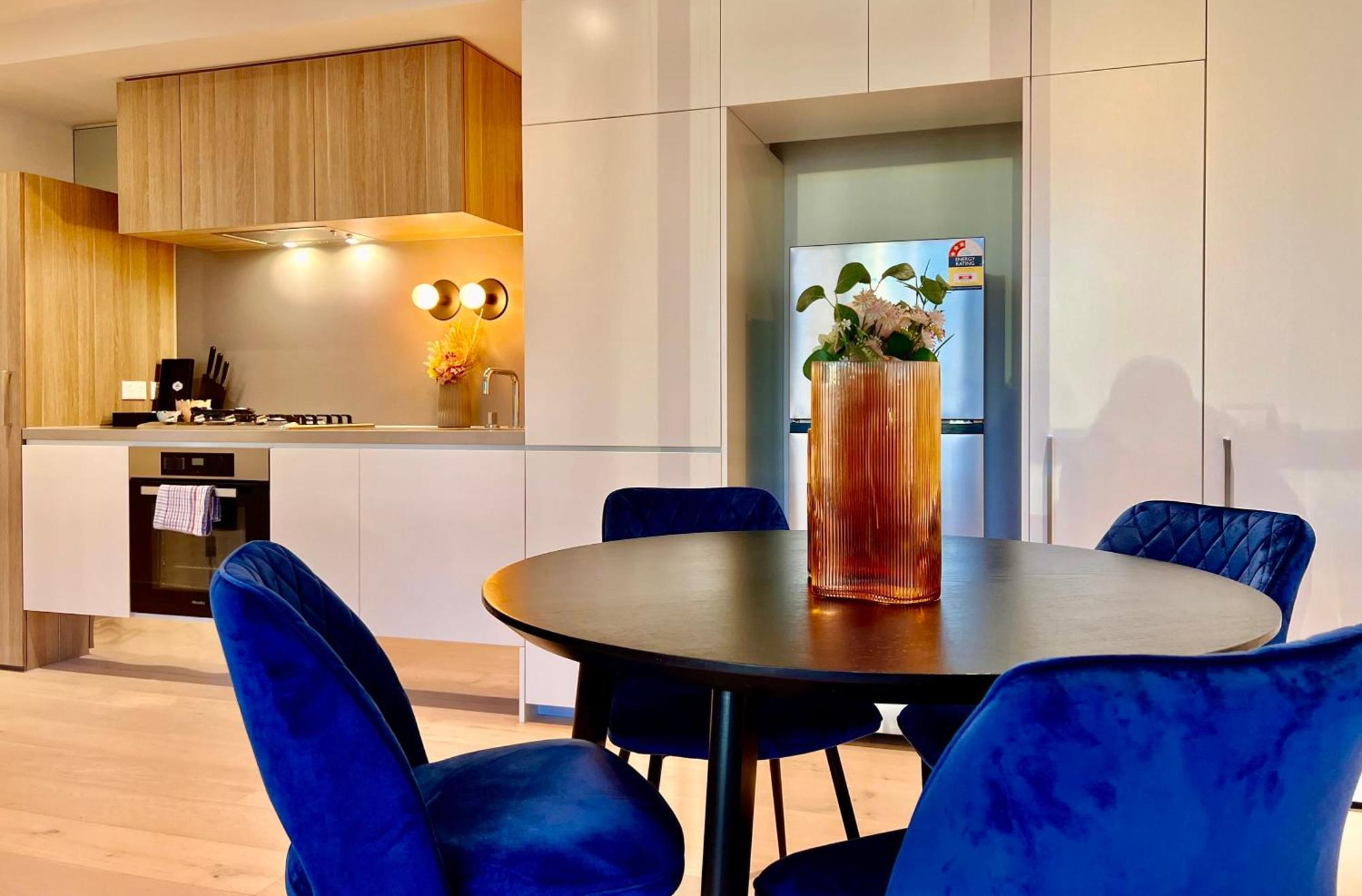Highrise Best Location 2 Bedrooms & 2 Bathrooms — Photos 2